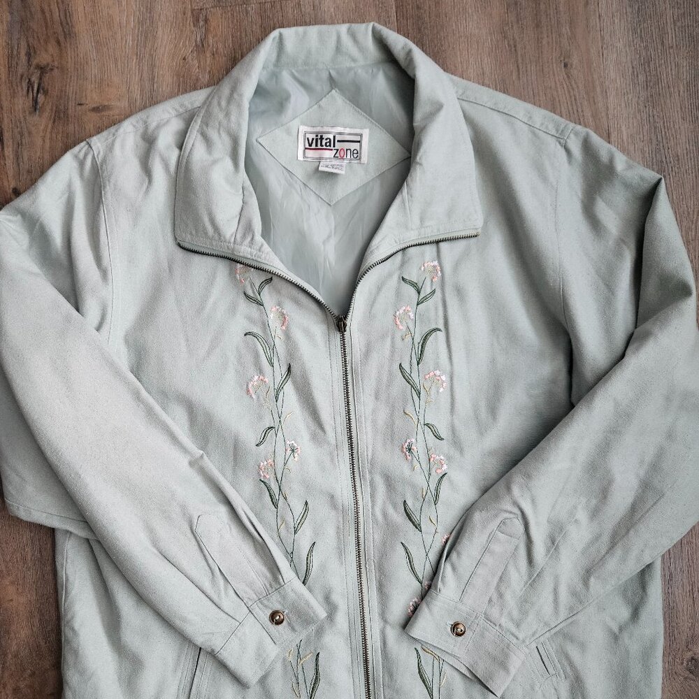 Vital Zone Pale Green Floral Embroidered Zip Jacket Size XL 100% Silk